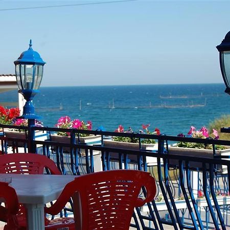 Auberge de jeunesse Pierre La Tarmul Marii -Primim Vouchere Vacanta à Costinesti Extérieur photo